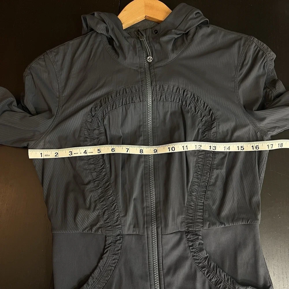 Lululemon Dance Studio Jacket Size 8 Gray Reversable Hoodie Full Zip *READ* - Picture 12 of 13